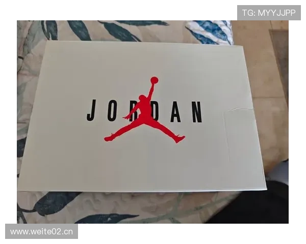 乔丹穿球鞋逛街，比明星还时髦，普通人根本看不懂这风格