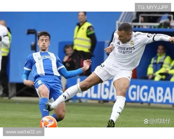 替补席吃红牌会被罚上看台？规则如何界定非球员的纪律处罚