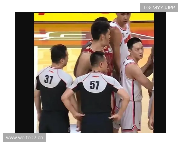 发球五秒违例怎么判定？这两个关键细节最容易出错。